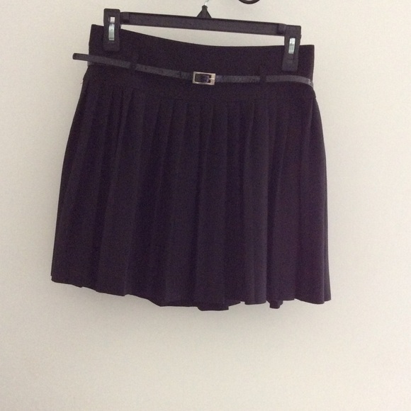 Black Mini Skirt/NWO Tag - Picture 5 of 5